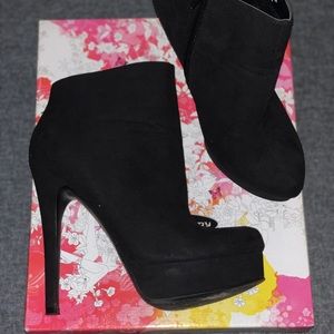 Chinese Laundry black, ankle boots size 8